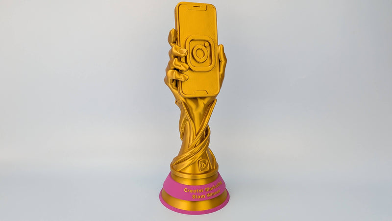 3D Druck Pokal in Gold für Meta Deutschland