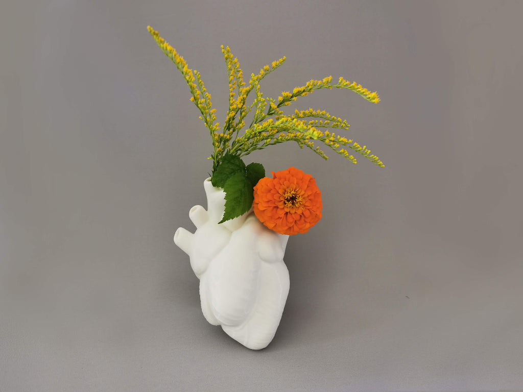 Vase Herzform mit Summerblume als Anatomisches Herz Deko 