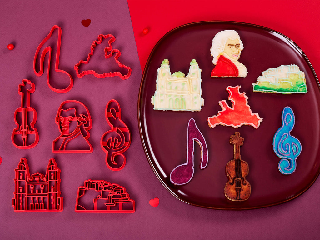 Keksausstecher Salzburg mit Keksen dekoriert