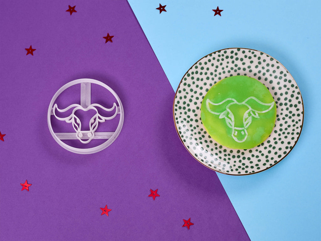 Keksausstecher Stier mit Keks dekoriert