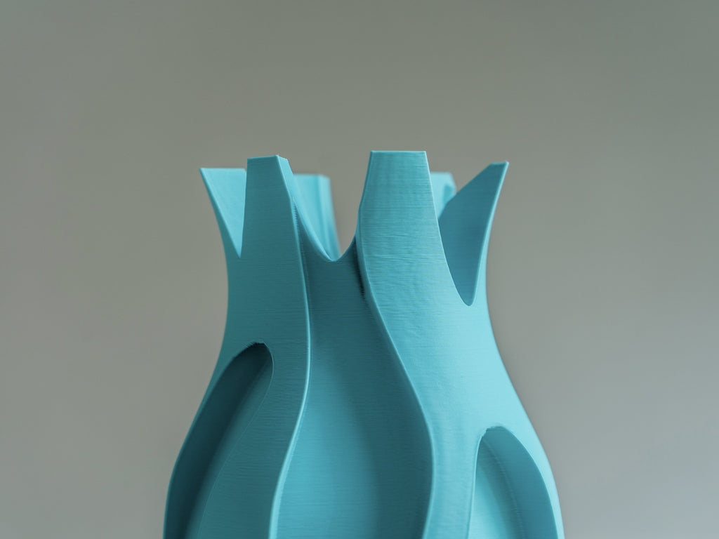 Minimalistische Vase Close Up in organischer Form