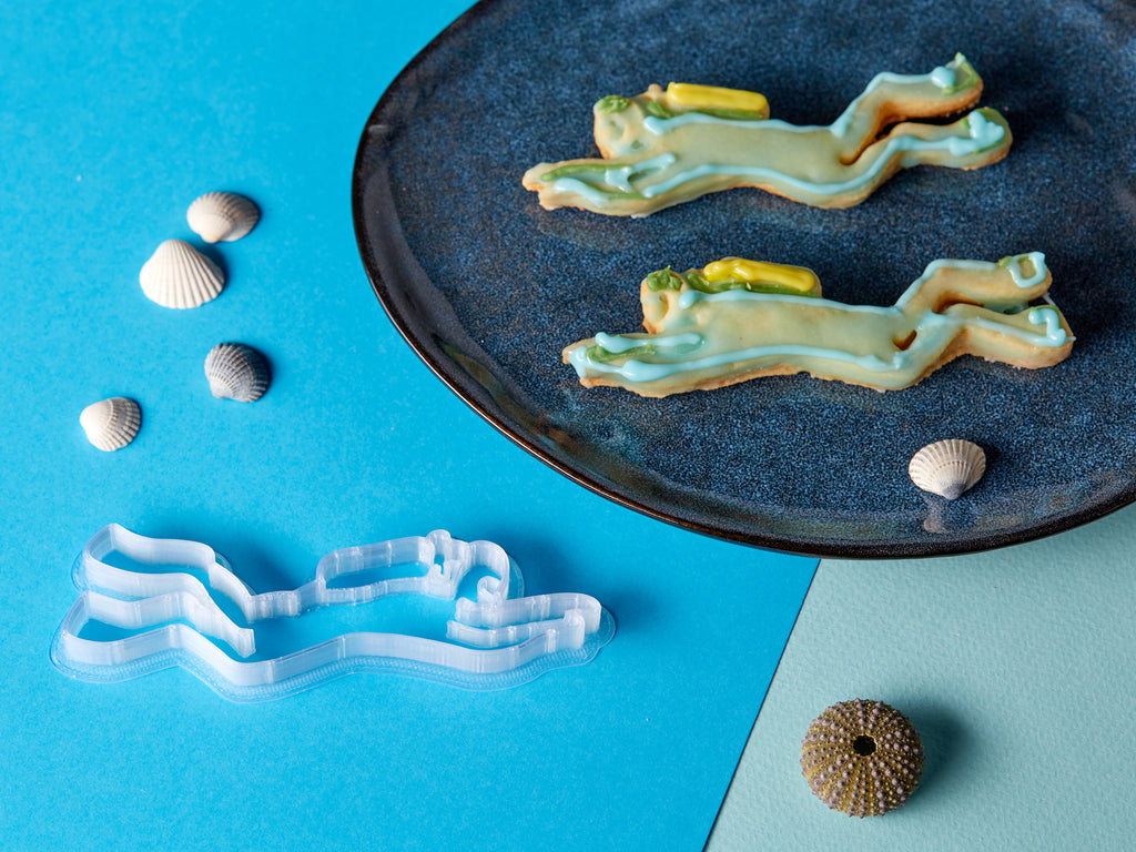 Marine biology Cookie Cutters Biocraftlab - Diver Cookie Cutter with iced Cookies